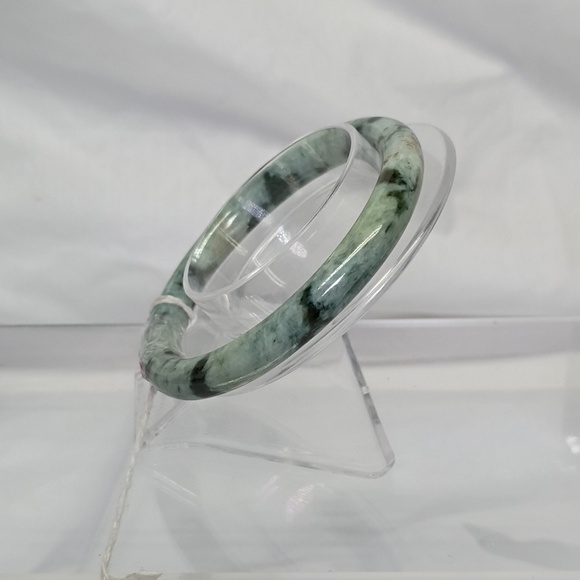 Jadeite Bangle - Picture 6 of 6